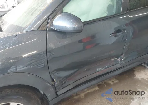 2020 Hyundai Tucson Value z USA, uszkodzony, nr VIN KM8J3CA46LU206981